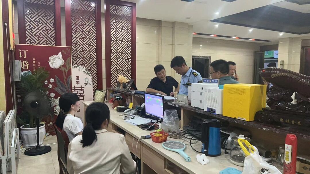 绿色无毒共守护，长乐镇开展重点场所禁毒尿检行动