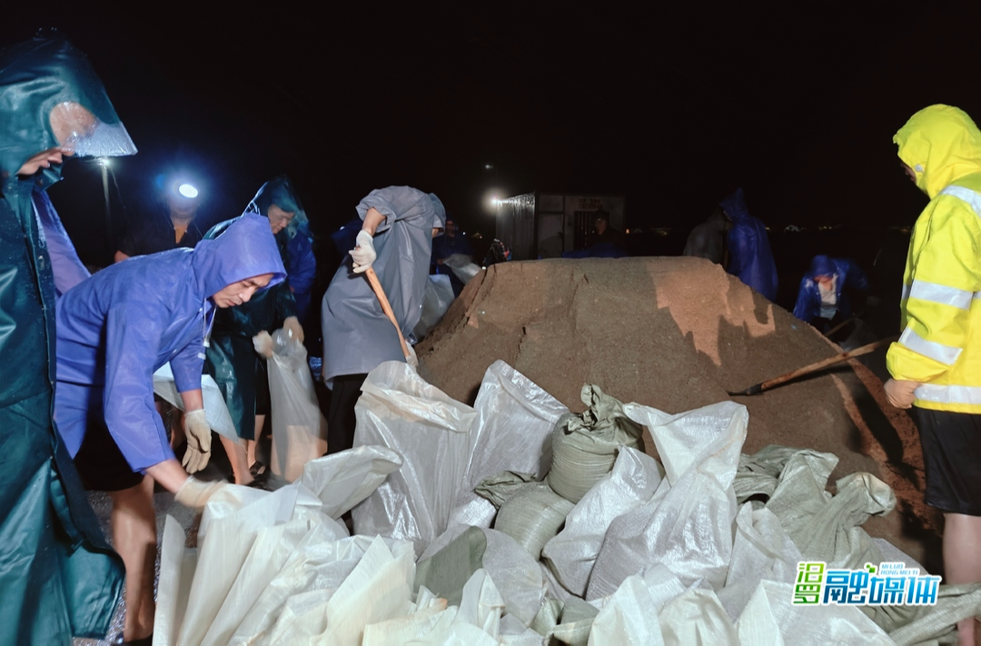 直击防汛一线丨彻夜奋战！湖溪垸抢筑子堤保垸内安全