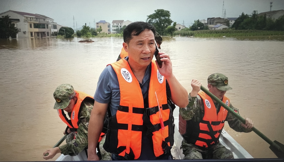 长乐镇：“红色脊梁”拧紧防汛“安全闸”