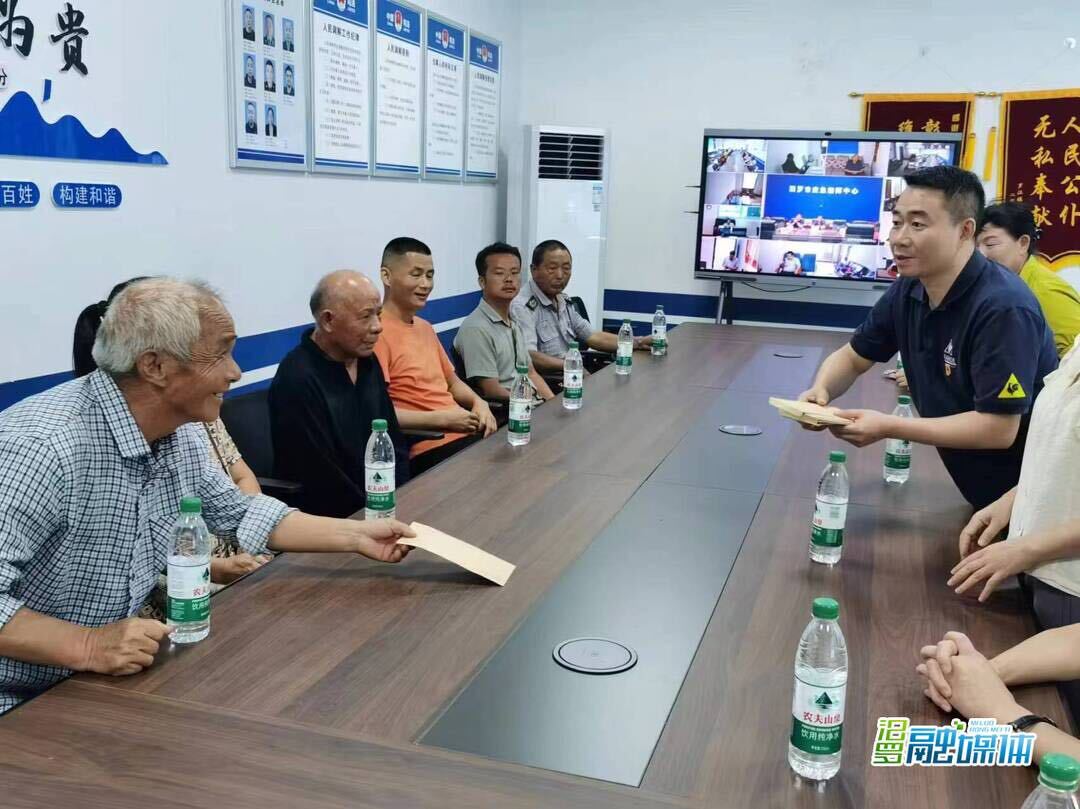 佛山市湖南汨罗商会捐赠款物11.8万元支援家乡抗灾救灾