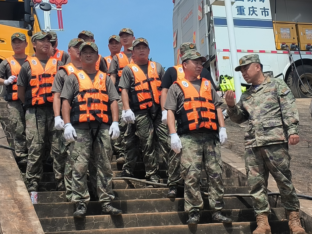 汨罗100余民兵驰援平江九峰水库抢险