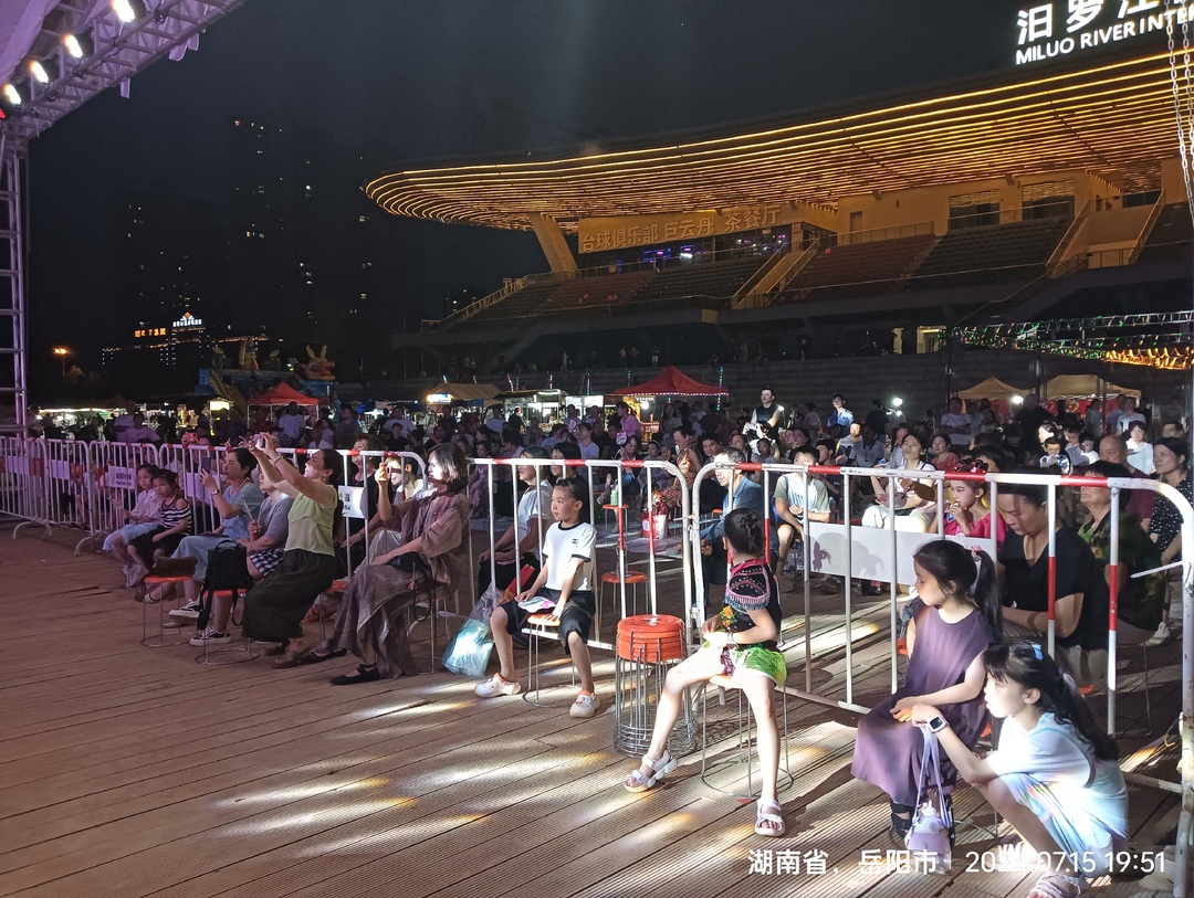 汨罗江夜市重新开市