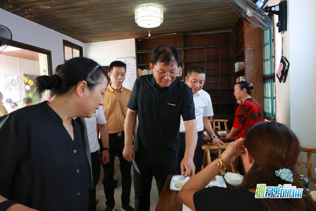 省民政厅党组成员、副厅长蒋建华来汨罗调研督导养老服务和社会救助工作