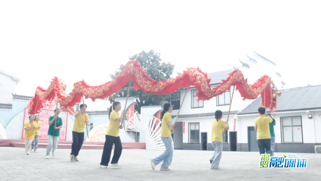 湖南信息学院社会实践团到长乐镇开展非遗文化探索与体验活动