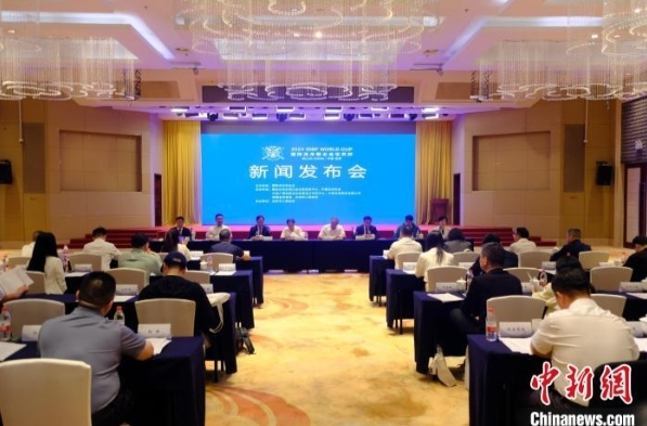 【中国新闻网】第四届龙舟世界杯将开赛 12支国际队竞技汨罗