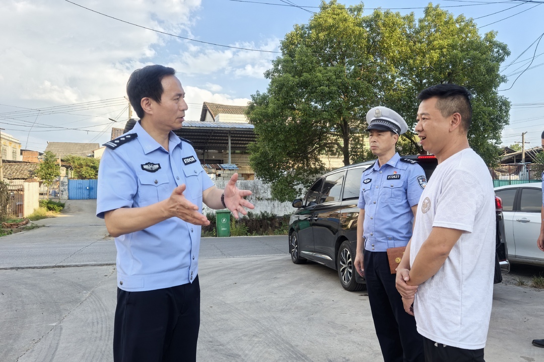 李岳星督导道路交通安全管理工作