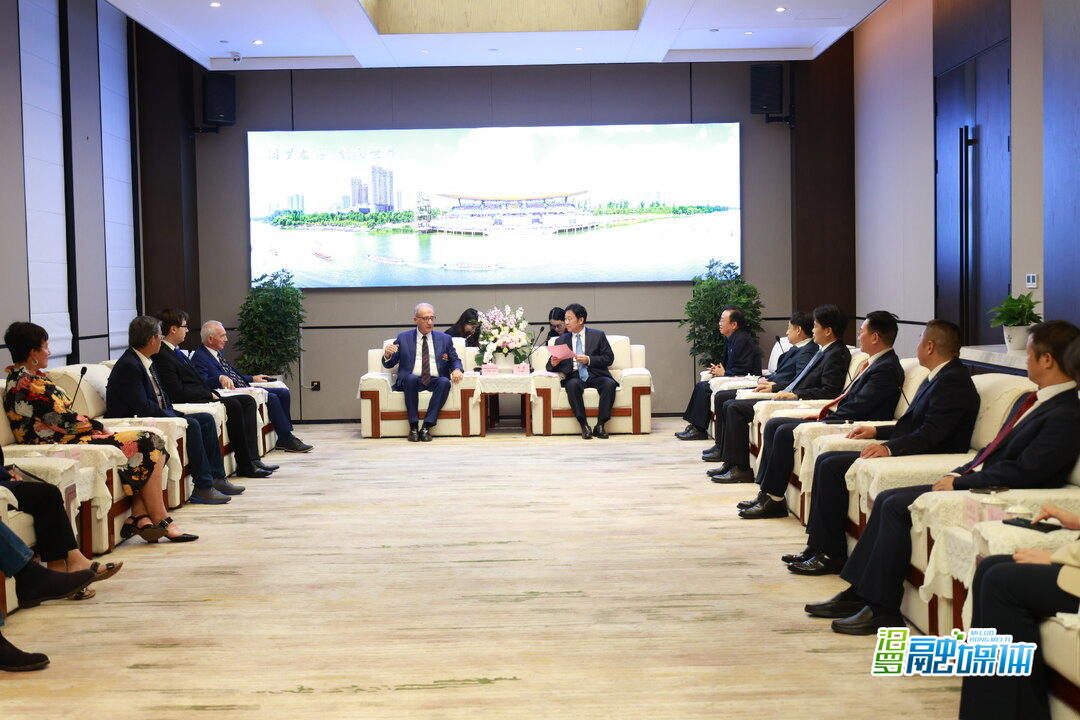 岳阳市委副书记、市长李挚在汨罗会见国际龙联主席克劳迪奥·舍米一行