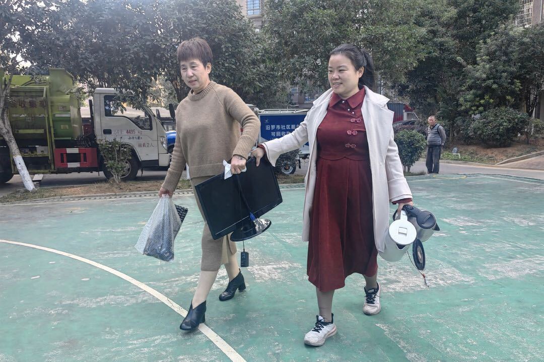 过期药品换生活用品，汨罗一社区开展特色垃圾分类宣传活动