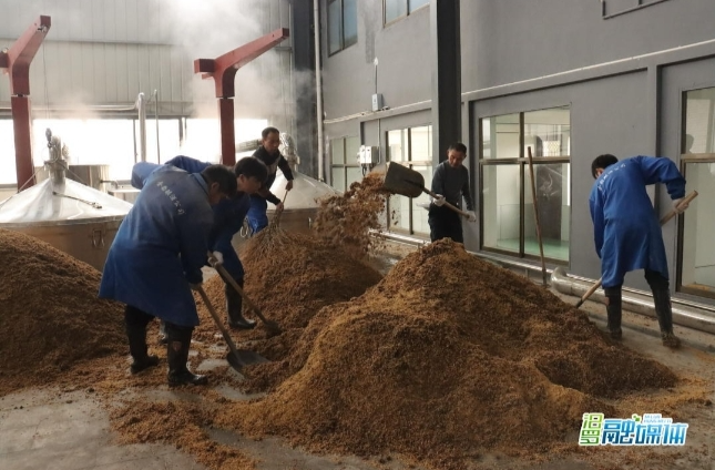 【新湖南】汨罗罗江镇黄市村：闲置学校变身酒厂，乡贤回乡“酿造”美好生活