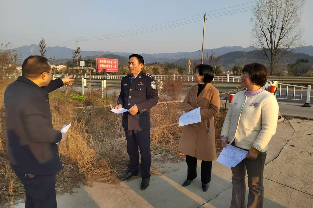 代表意见即交即办，汨罗S210沿线学校交通隐患整治全面加速