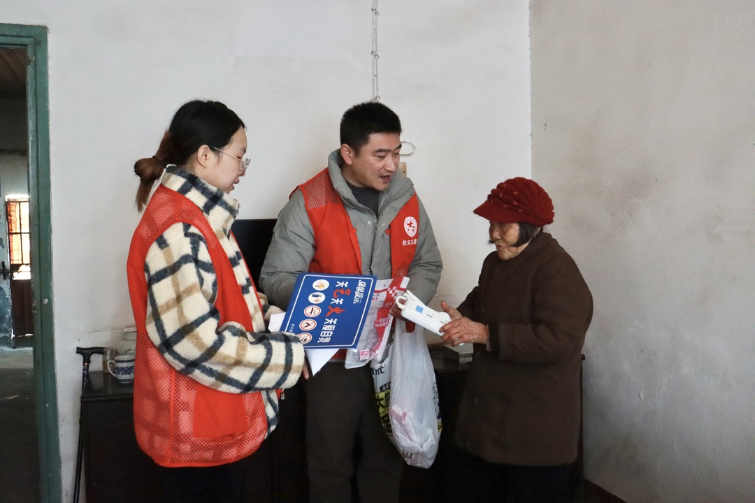老旧排插换新  汨罗这个社区“敲门行动”“再加码”