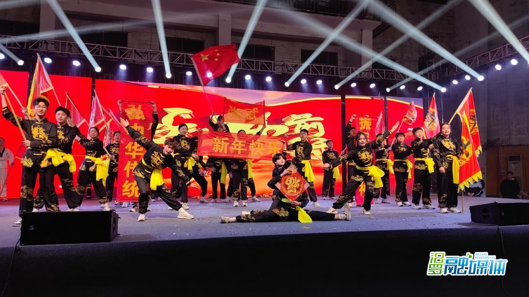 汨罗市三中：举办元旦晚会共迎新年