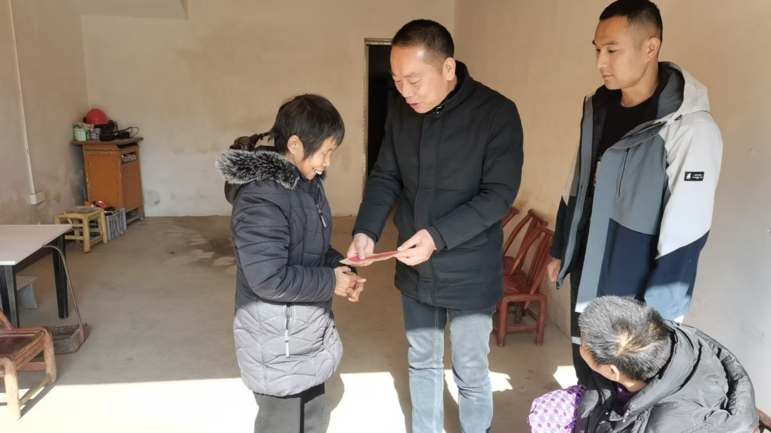 归义街道慰问困难家庭90户，发放慰问金15万元