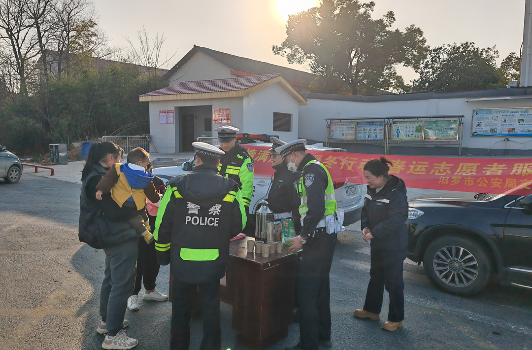 你回家我护航！汨罗公安交警这样暖心守护春运路