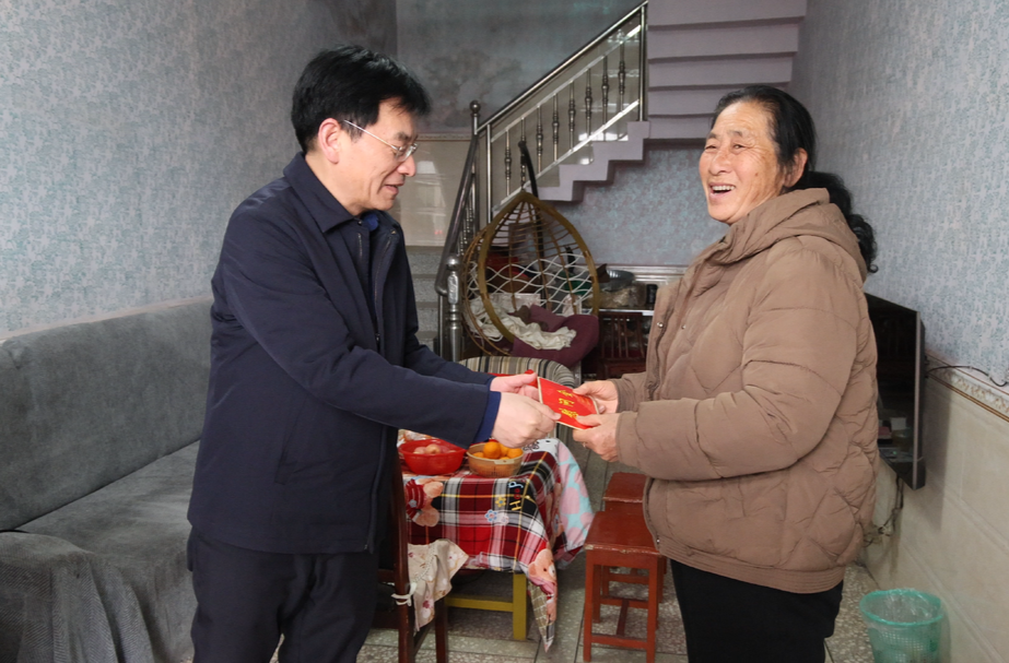 李运帷来汨罗看望慰问困难党员、困难群众与敬老院老人