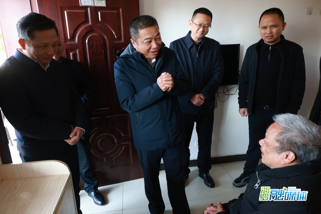 朱平波到弼时镇敬老院开展春节慰问活动