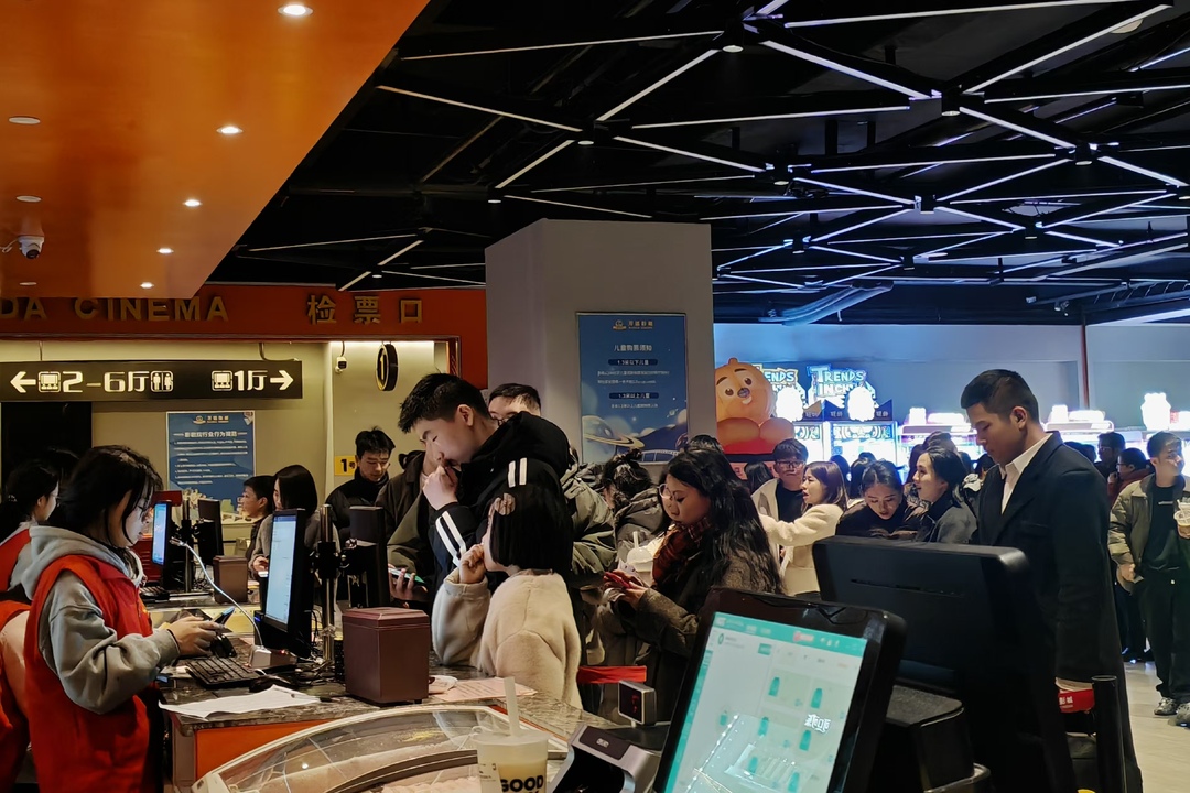 单日综合票房超62万，汨罗春节电影市场火爆进行时