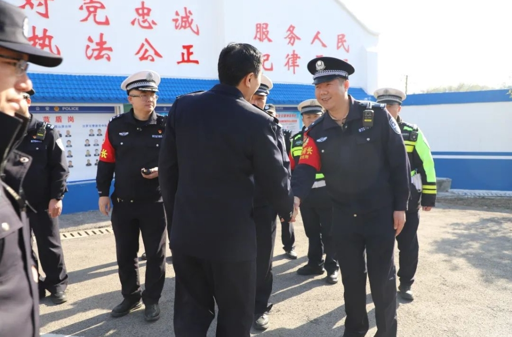 春节我在岗 | 警徽熠熠 守护万家灯火
