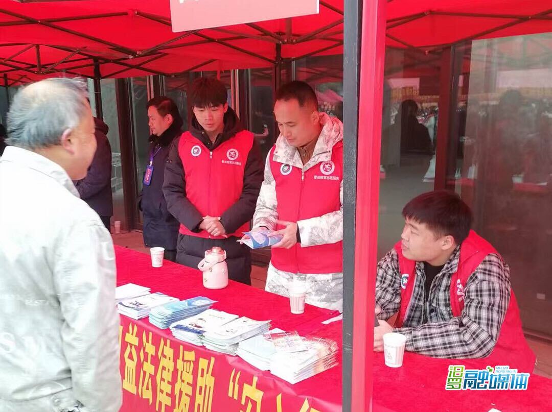 汨罗市司法局组织返乡大学生开展普法宣传活动