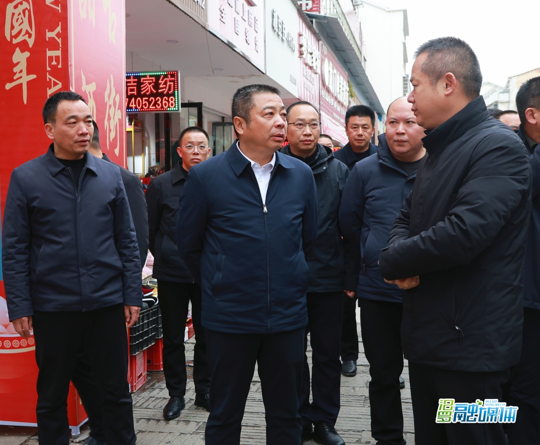 朱平波现场调度长乐抬阁故事会比拼活动相关工作
