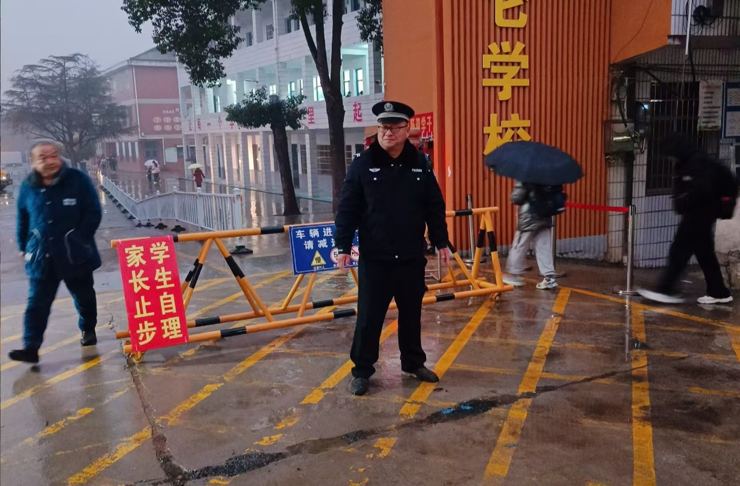 大荆镇：多措并举 全力护航“开学季”