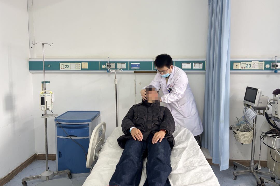 警惕“耳石症”！汨罗市人民医院开展眩晕手法复位逃跑的“石头”