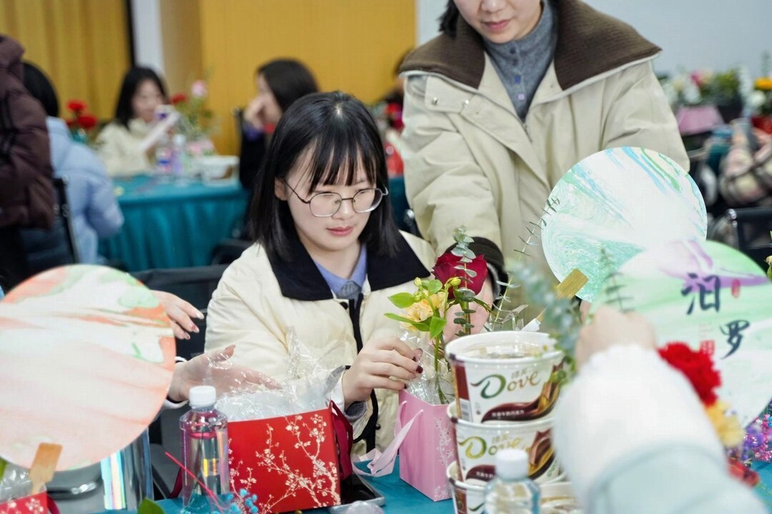 汨之源集团女职工共庆“三八节”，共鉴非遗魅力