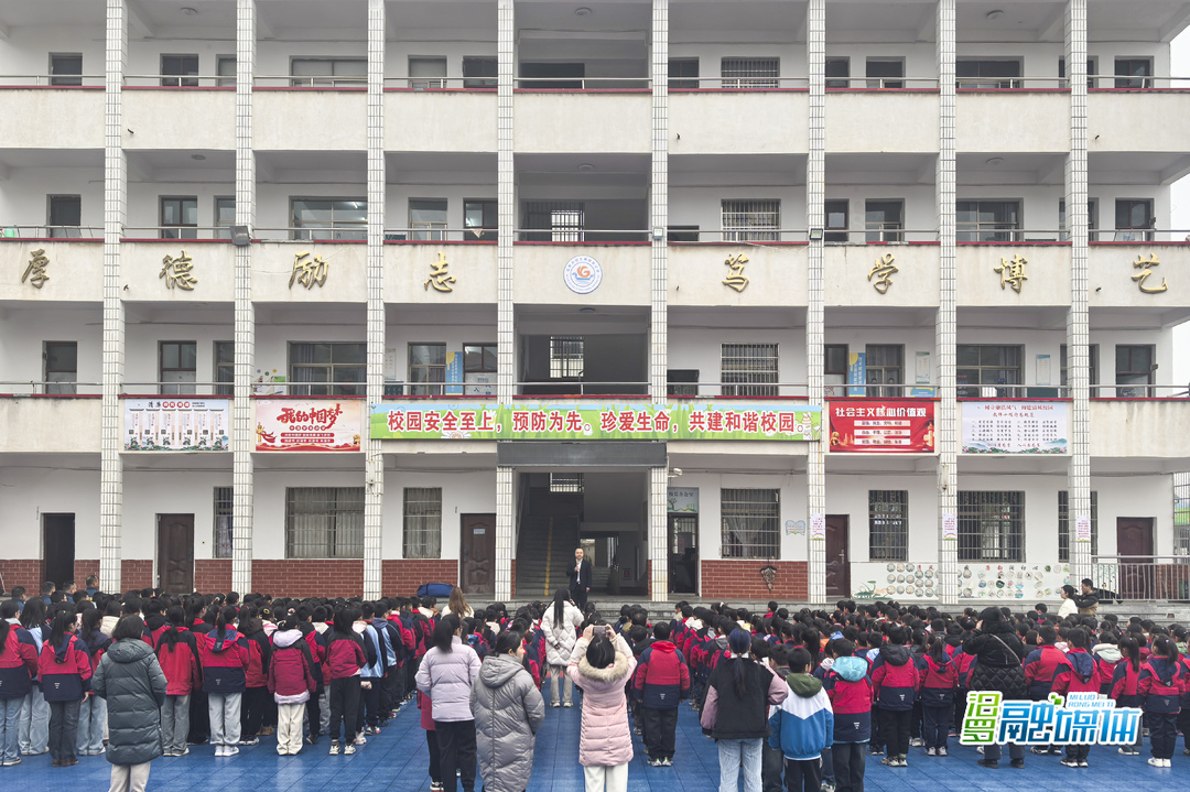 学习雷锋精神 点亮志愿之光  汨罗“老兵宣讲团”走进归义小学