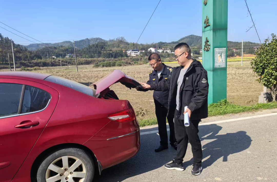 三江镇："双线行动"护航清明平安