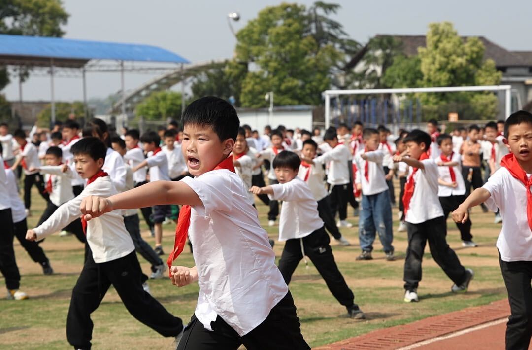 汨罗越江学校：武术操“燃”动课间，体教融合绽放多彩活力