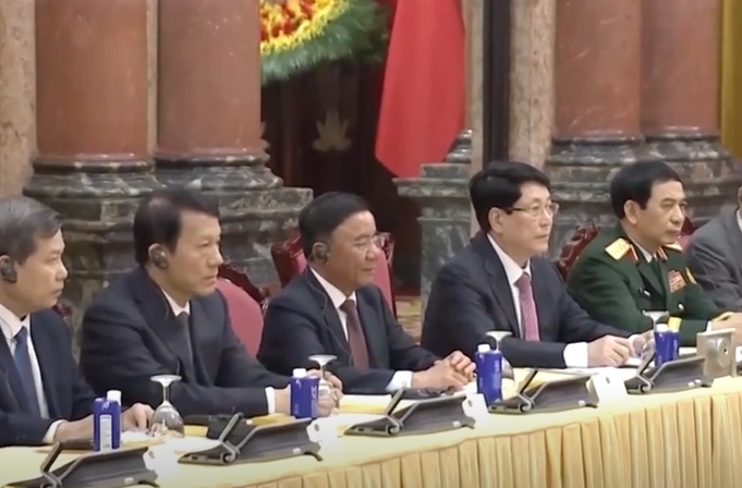 习近平会见越南国家主席梁强