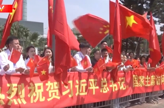 独家视频丨习近平离开河内 越南总理范明政前往机场送行
