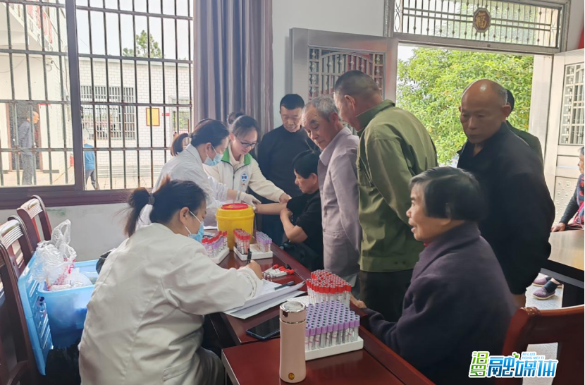 “健康大礼包”送到家门口，弼时镇高燕村老人有“医”靠