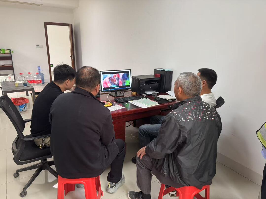 汨罗交警：多举措开展行人交通安全宣传活动