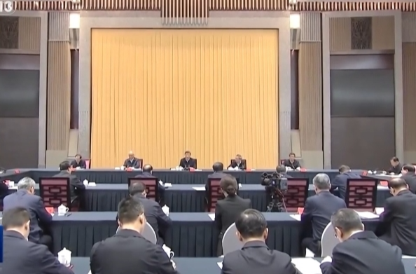 时政新闻眼丨“十五五”如何谋篇布局？习近平在这场座谈会上作出战略指引