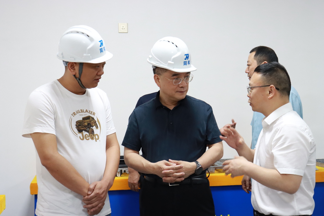 岳阳市人大常委会来汨罗开展大气污染防治“一法两条例一规定”执法检查
