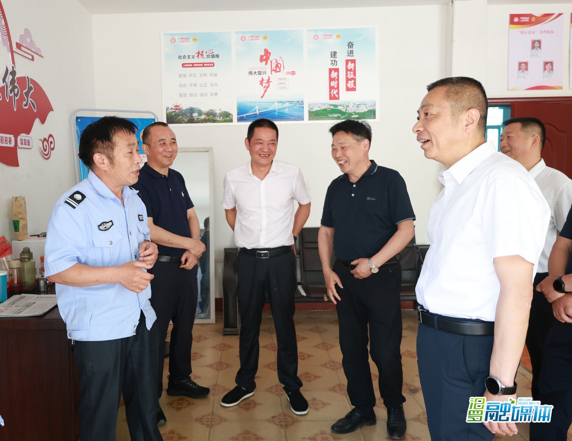 朱平波到归义街道开展“走找想促”调研
