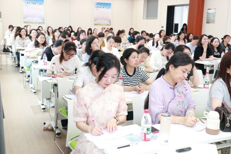 阅读赋能教育，汨罗市2025年初中阅读教育研讨活动圆满举行