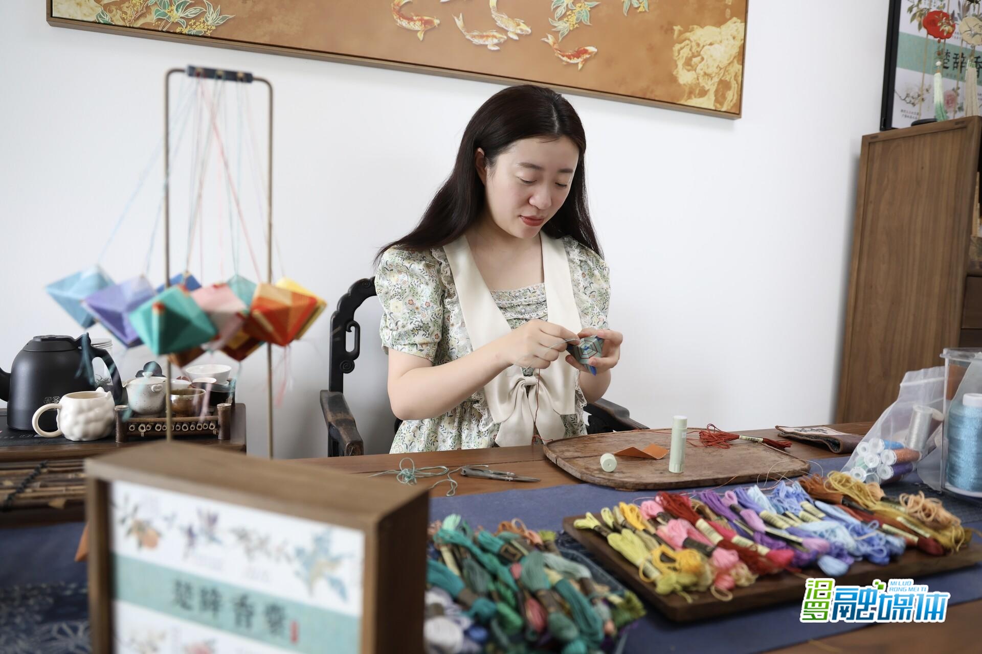超惊艳！会背《楚辞》的香囊带你感受千年诗意