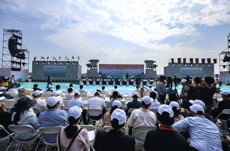 【文旅中国】2025年中国汨罗江国际龙舟邀请赛开幕 全球24支龙舟队逐浪争锋