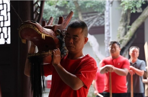 【新华社】湖南汨罗：祭屈原 迎端午