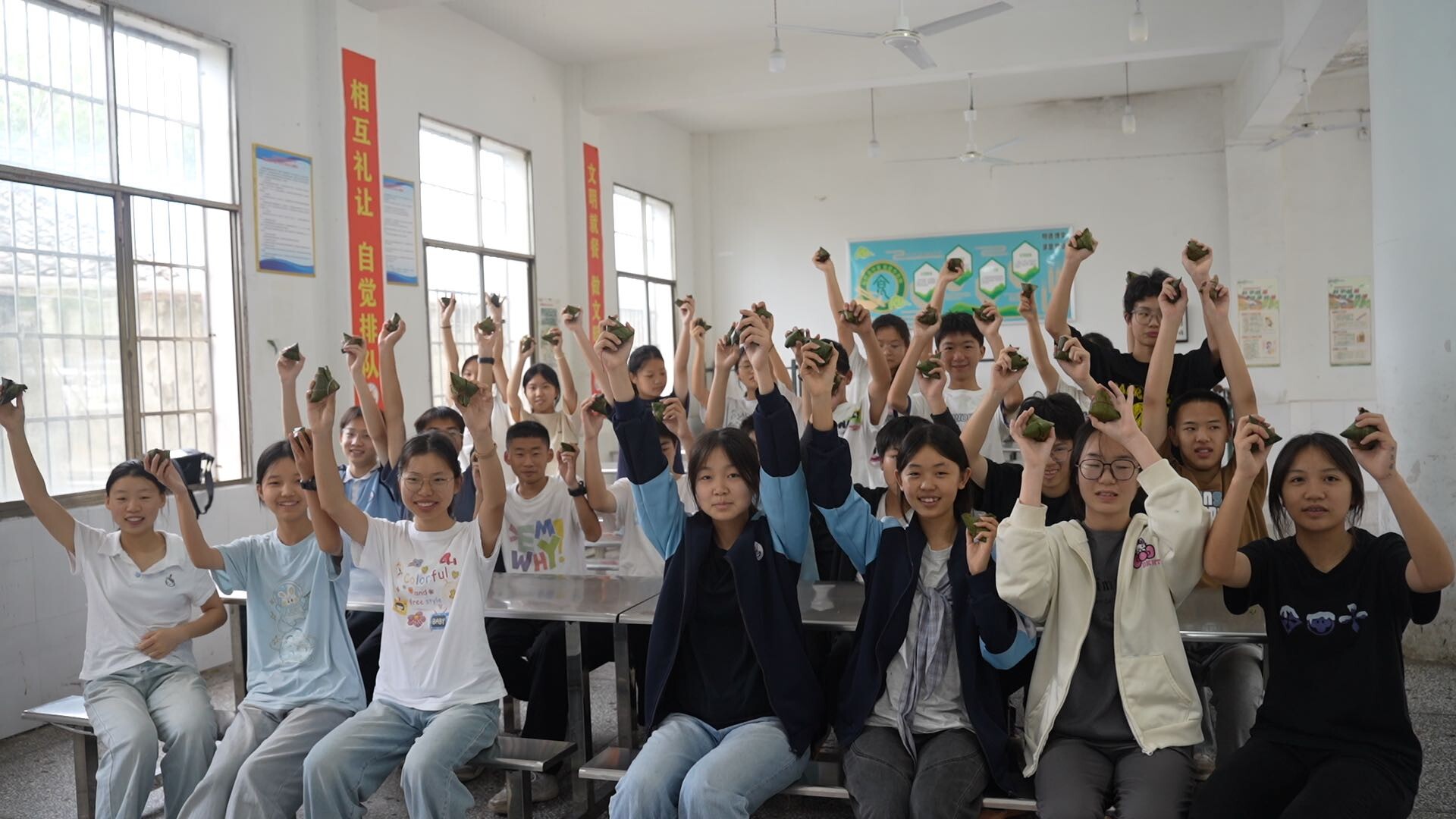 “希望我的学生一举高‘粽’！”汨罗乡村音乐教师夺冠后千元奖金化作500余个暖心粽
