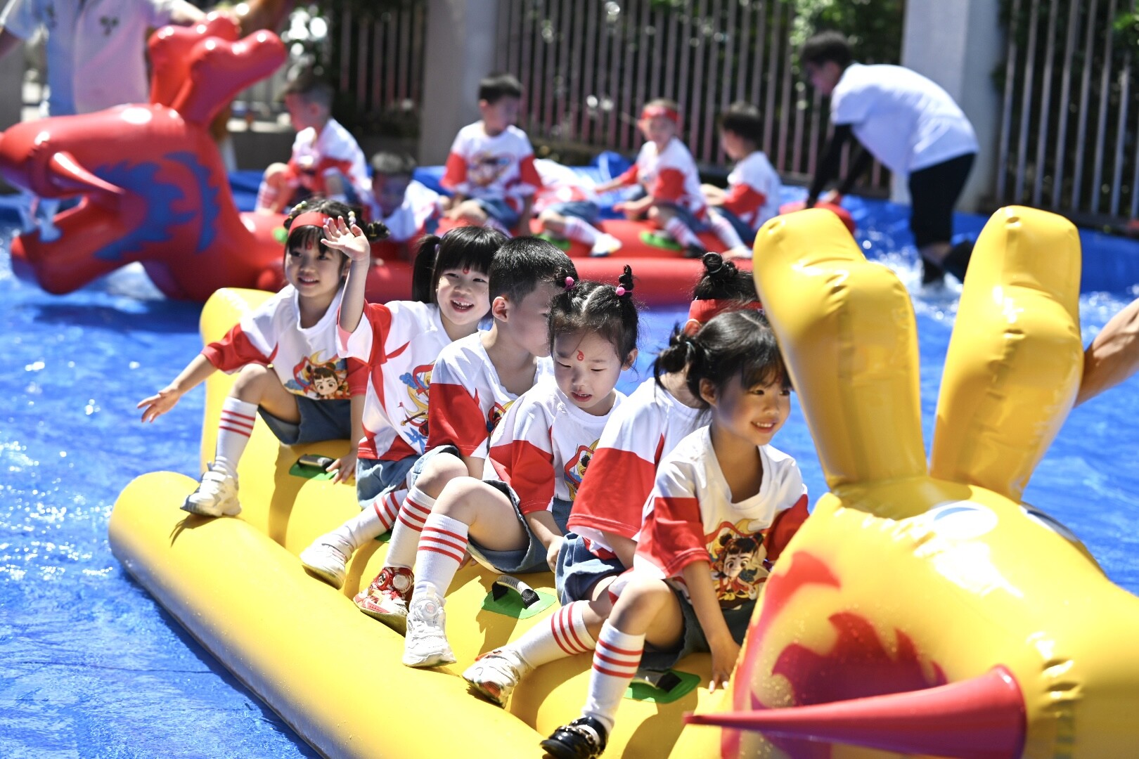 汨罗市幼儿园：“哪吒”踏浪闹端午，童心飞扬庆六一