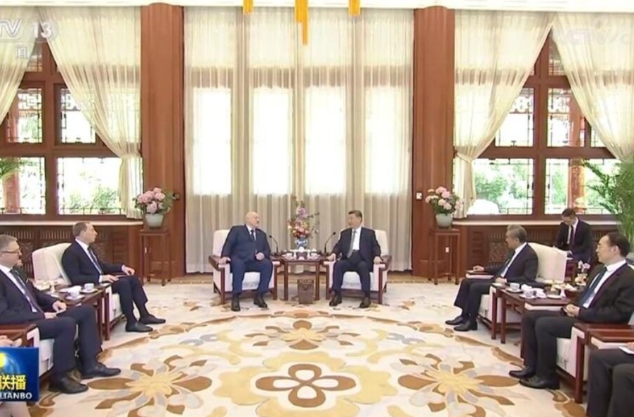 习近平会见白俄罗斯总统卢卡申科