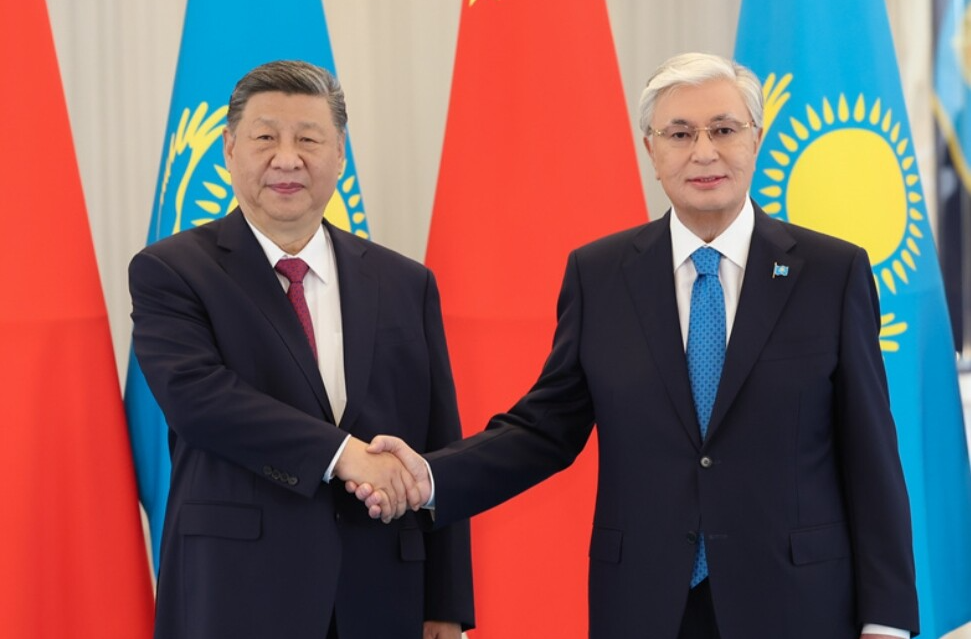习近平同哈萨克斯坦总统托卡耶夫会谈