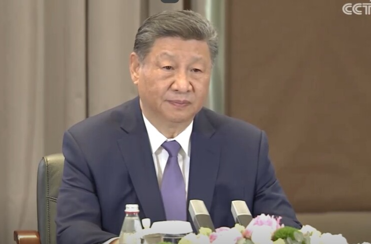 习近平会见塔吉克斯坦总统拉赫蒙