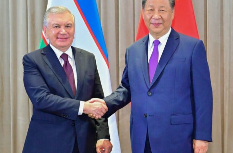 习近平会见乌兹别克斯坦总统米尔济约耶夫