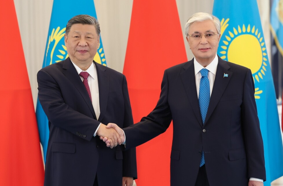 习近平同哈萨克斯坦总统托卡耶夫会谈