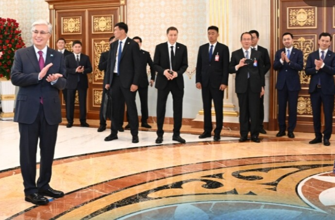 学习新语｜一首诗一首歌，感受中哈深情厚谊