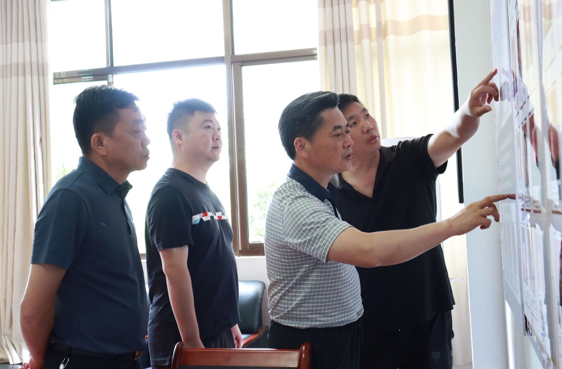岳阳市人大常委会来汨罗调研“联系群众办实事、汇聚民智促发展” 代表小组主题活动
